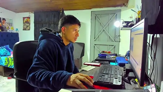 Malek Ivonny online show from November 8, 2025, 12:03 am