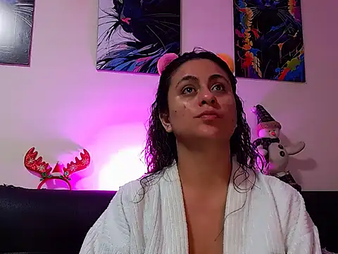 Snapshot of Caroline_Jons chatting on November 25, 2025, 10:26 am Caroline Jons online show from November 25, 2025, 10:26 am