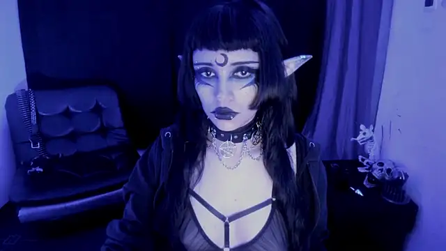 Yueeclipsa online show from January 18, 2026, 4:49 am