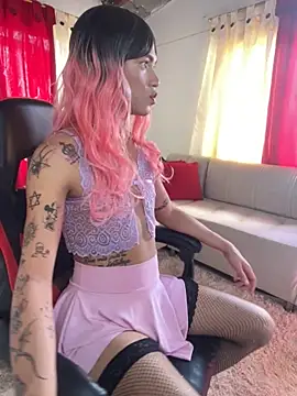 Hansell francheska online show from November 7, 2025, 8:13 pm