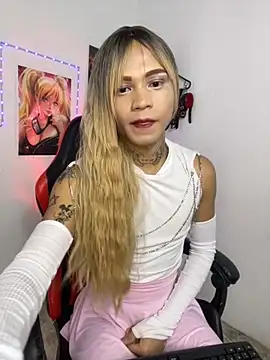 Hansell francheska online show from November 14, 2025, 8:01 pm