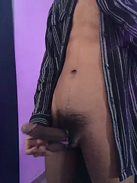 Snapshot of Chilango21cm chatting on February 6, 2026, 2:24 pm Chilango21cm online show from February 6, 2026, 2:24 pm