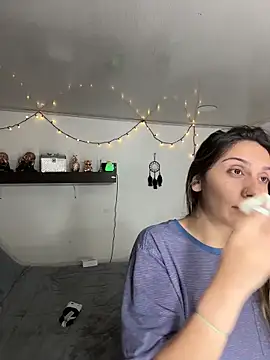 Snapshot of sarah_honey__ chatting on October 31, 2025, 3:08 pm sarah honey online show from October 31, 2025, 3:08 pm