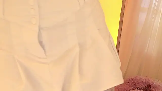 ISA NIXON online show from April 18, 2026, 7:07 pm