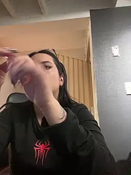 Kloe Novoa online show from February 5, 2026, 1:29 pm