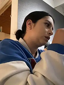 Kloe Novoa online show from January 19, 2026, 1:37 pm