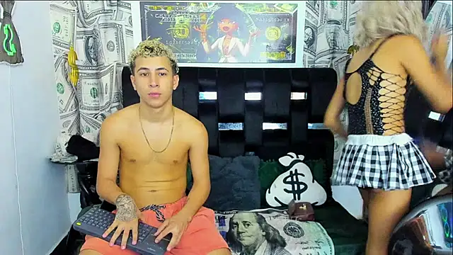 Snapshot of Horny_Duo0 chatting on November 6, 2025, 3:10 am Horny Duo0 online show from November 6, 2025, 3:10 am