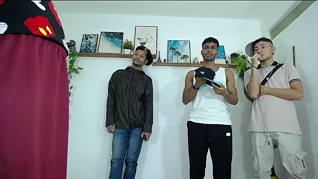 Hot Boys Latinos X online show from January 18, 2026, 7:28 pm