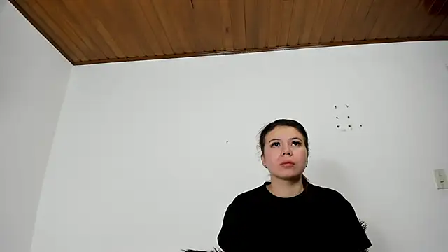 Snapshot of Vanessa_Martinz chatting on November 14, 2025, 12:31 pm Vanessa Martinz online show from November 14, 2025, 12:31 pm