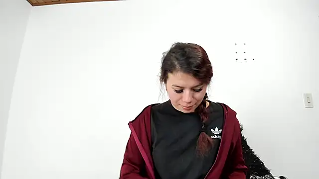 Snapshot of Vanessa_Martinz chatting on October 25, 2025, 12:17 pm Vanessa Martinz online show from October 25, 2025, 12:17 pm