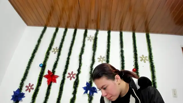 Snapshot of Vanessa_Martinz chatting on November 24, 2025, 12:16 pm Vanessa Martinz online show from November 24, 2025, 12:16 pm