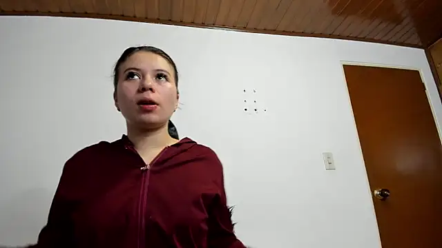 Snapshot of Vanessa_Martinz chatting on November 10, 2025, 12:10 pm Vanessa Martinz online show from November 10, 2025, 12:10 pm