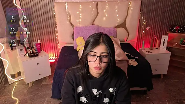 MAIILY TAY online show from February 26, 2026, 12:38 pm