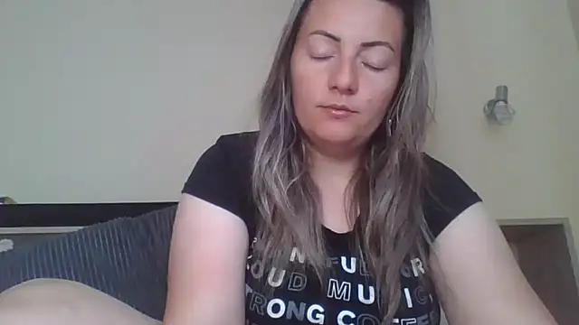 Gabrielaalialiali online show from April 27, 2026, 10:02 am