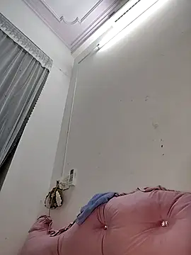 Snapshot of ezabel- chatting on December 14, 2025, 1:06 pm ezabel- online show from December 14, 2025, 1:06 pm