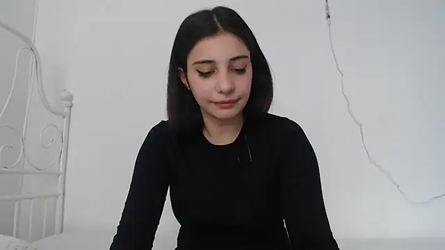 bellefleurrr online show from April 10, 2026, 3:19 pm