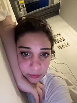 Snapshot of bellefleurrr chatting on June 10, 2026, 8:32 pm bellefleurrr online show from June 10, 2026, 8:32 pm