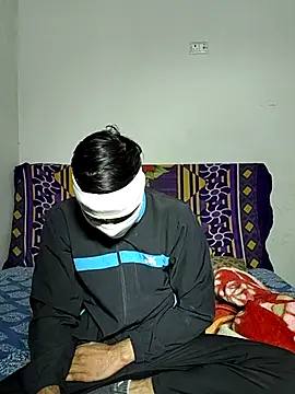 Heena-143 online show from November 18, 2025, 6:00 pm