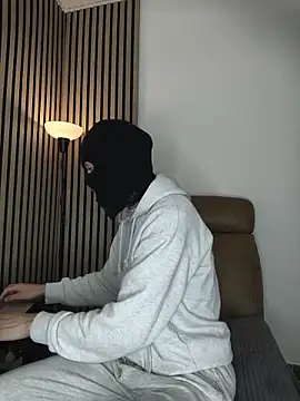 findomhot online show from December 19, 2025, 6:54 pm