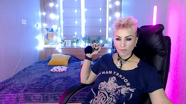 Sweet-n-Strong online show from December 21, 2025, 7:43 am