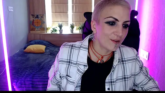Snapshot of Sweet-n-Strong chatting on May 26, 2026, 11:08 am Sweet-n-Strong online show from May 26, 2026, 11:08 am