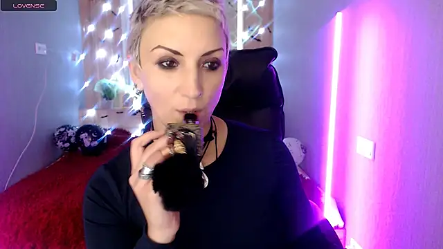 Sweet-n-Strong online show from November 8, 2025, 11:25 am