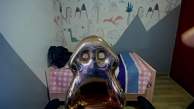 velvetvixen t online show from December 14, 2025, 1:06 pm