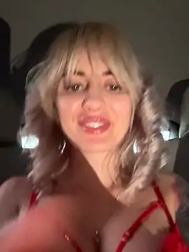 Snapshot of blondegirlx chatting on October 24, 2025, 1:54 pm blondegirlx online show from October 24, 2025, 1:54 pm