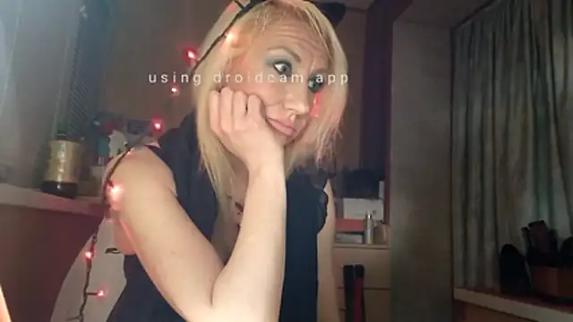 LilaniLoverx online show from April 14, 2026, 11:32 pm