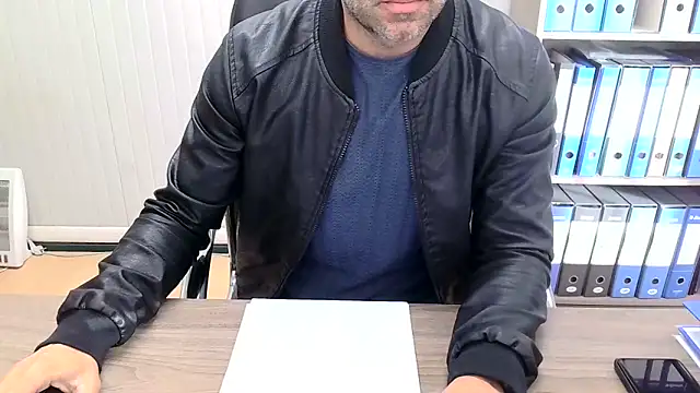 Snapshot of Evasionee chatting on November 11, 2025, 7:47 am Evasionee online show from November 11, 2025, 7:47 am