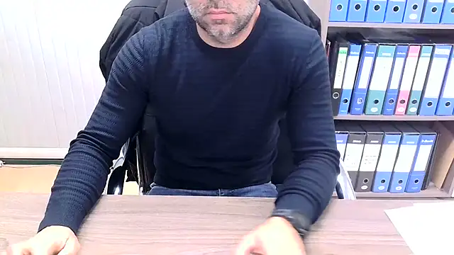 Snapshot of Evasionee chatting on December 5, 2025, 8:02 am Evasionee online show from December 5, 2025, 8:02 am