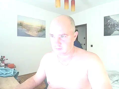 HunMike online show from November 25, 2025, 9:37 pm