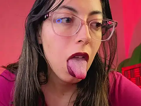 zylla storn online show from December 19, 2025, 8:27 am