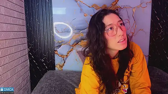 eva delight  online show from March 19, 2026, 11:32 am