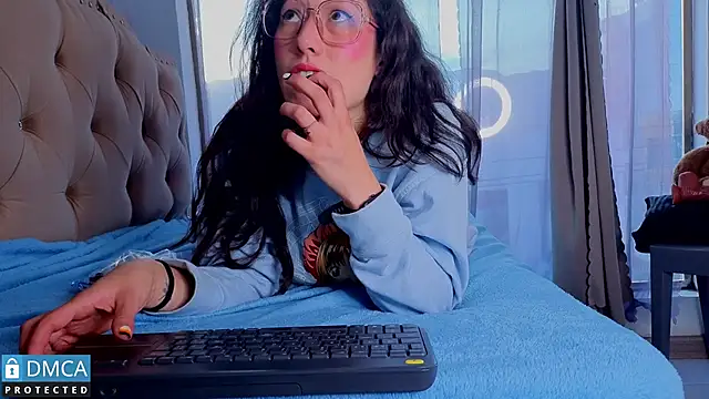 Snapshot of eva_delight_ chatting on November 11, 2025, 11:16 am eva delight online show from November 11, 2025, 11:16 am