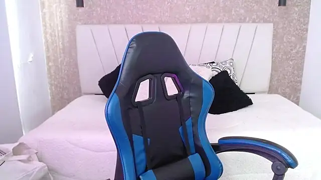 AliceSmity  online show from April 1, 2026, 12:17 pm