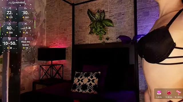 Snapshot of Natasha_Dior chatting on November 24, 2025, 12:49 pm Natasha Dior online show from November 24, 2025, 12:49 pm