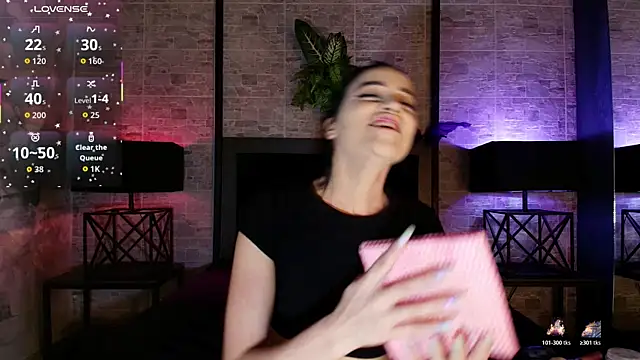 Snapshot of Natasha_Dior chatting on November 7, 2025, 12:42 pm Natasha Dior online show from November 7, 2025, 12:42 pm