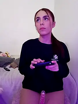 Kira Blake online show from November 14, 2025, 8:45 pm