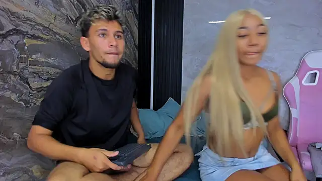 Snapshot of Skyyandsmith chatting on October 28, 2025, 11:25 pm Skyyandsmith online show from October 28, 2025, 11:25 pm