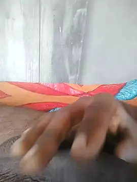 desicoupleNoon online show from October 28, 2025, 7:51 am