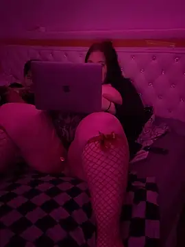 Aksinja05 online show from December 18, 2025, 8:01 pm