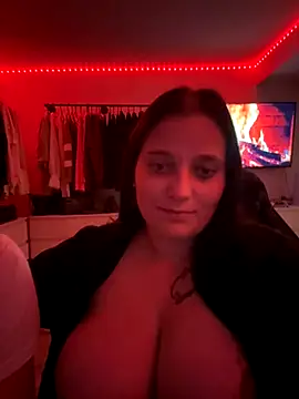 Aksinja05 online show from November 26, 2025, 7:47 pm