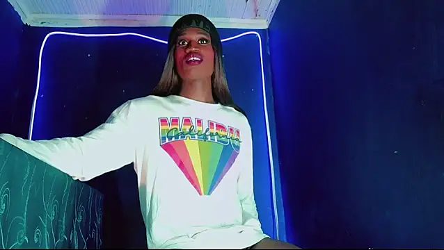 Kloe cardashan online show from November 17, 2025, 6:39 am