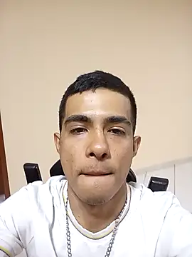 Snapshot of El-jhon chatting on November 3, 2025, 3:56 am El-jhon online show from November 3, 2025, 3:56 am