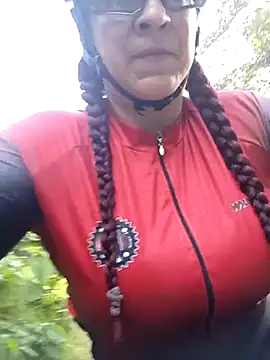 Snapshot of LAPOTRA_04 chatting on December 14, 2025, 12:11 pm LAPOTRA 04 online show from December 14, 2025, 12:11 pm