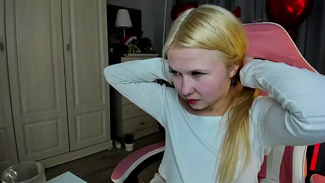 VivieSunn online show from February 14, 2026, 4:45 am