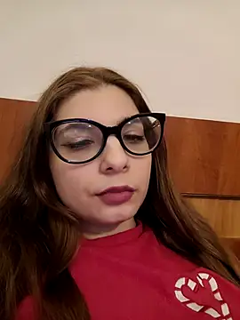 sweetbabygirlforyou online show from April 18, 2026, 12:07 pm