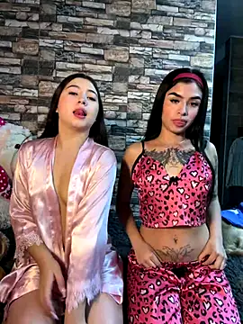 Snapshot of nicky_and_isabella chatting on October 31, 2025, 2:08 am nicky and isabella online show from October 31, 2025, 2:08 am