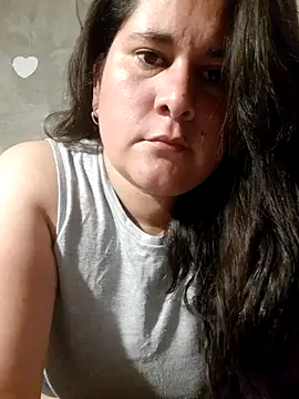 Clara Arg online show from November 28, 2025, 2:56 am